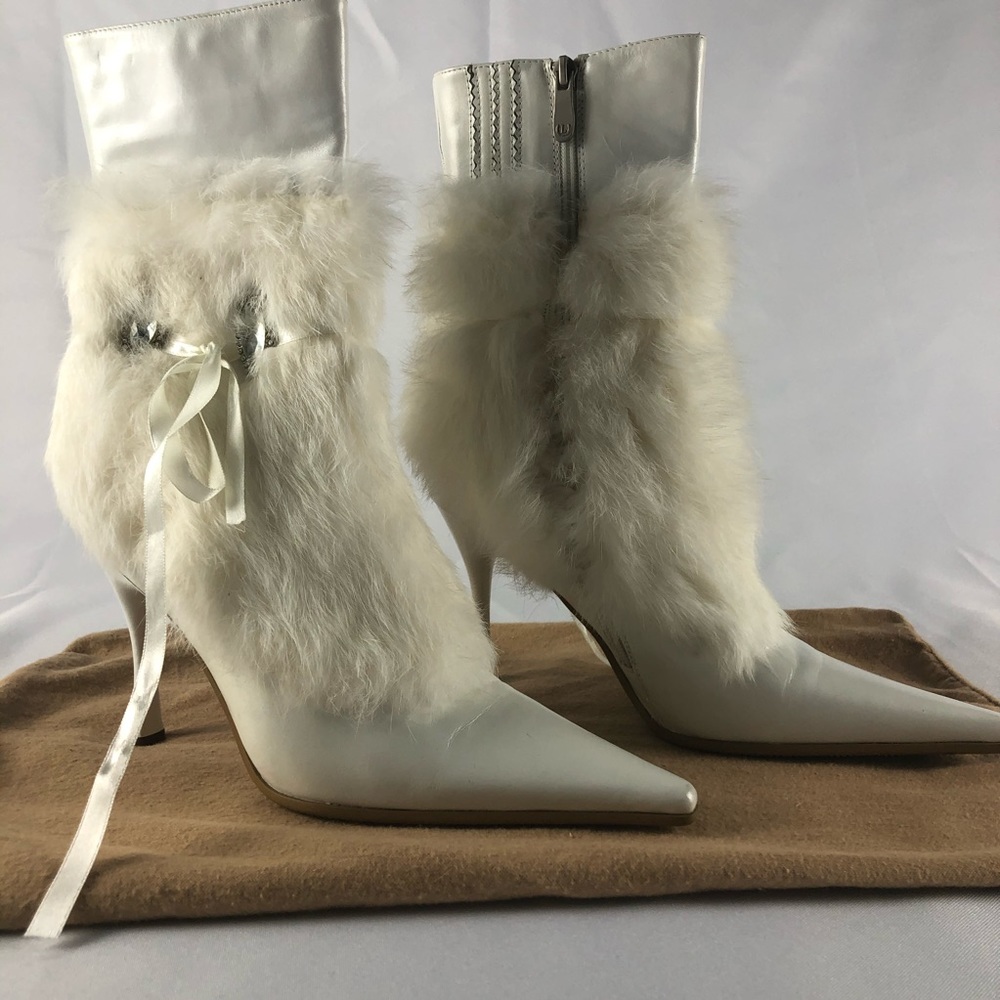Limi Lianei Rabbit Fur booties boots in white